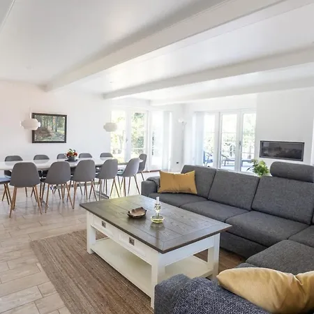 Scenic Estate With Private Activity Hall & Wellness Sauna Feriehus *
